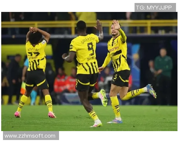 中超赛场惊现历史冷门多特蒙德与巴萨激战成平局红牌事件引发全场轰动