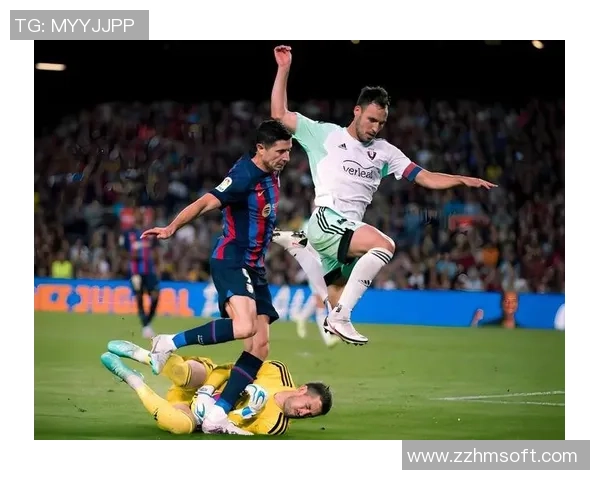 西甲巅峰对决皇马狂胜曼联4-0绝杀时刻点燃全场激情 西甲巅峰对决皇马狂胜曼联4-0绝杀时刻点燃全场激情